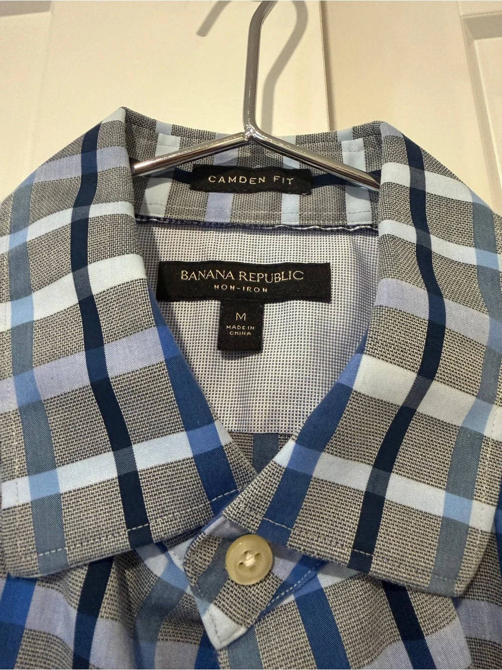 Banana Republic Men's Blue and Gray Plaid Button-Down Shirt